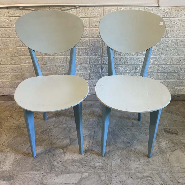 2 Sillas Americanas Pintadas - Medidas: 44x43x87cm