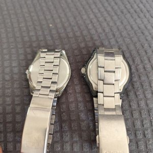 Dos Relojes de Pulsera: Q&Q con Calendario y Casio Funcional - imagen 2