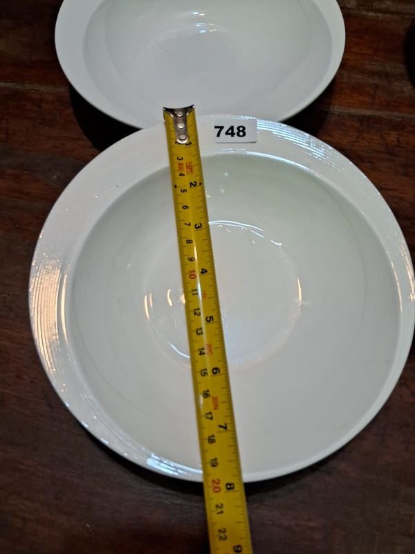 Lote siguiente: Lotes de 4 platos hondos blancos tamaño 20 cm