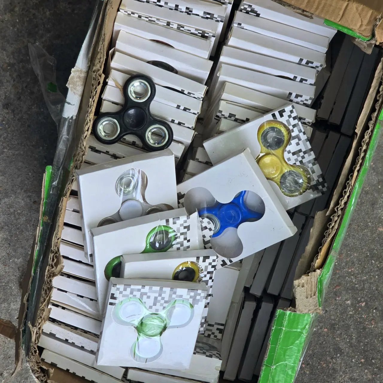 Lote anterior: Fidget Spinners en Cajas de Cartón