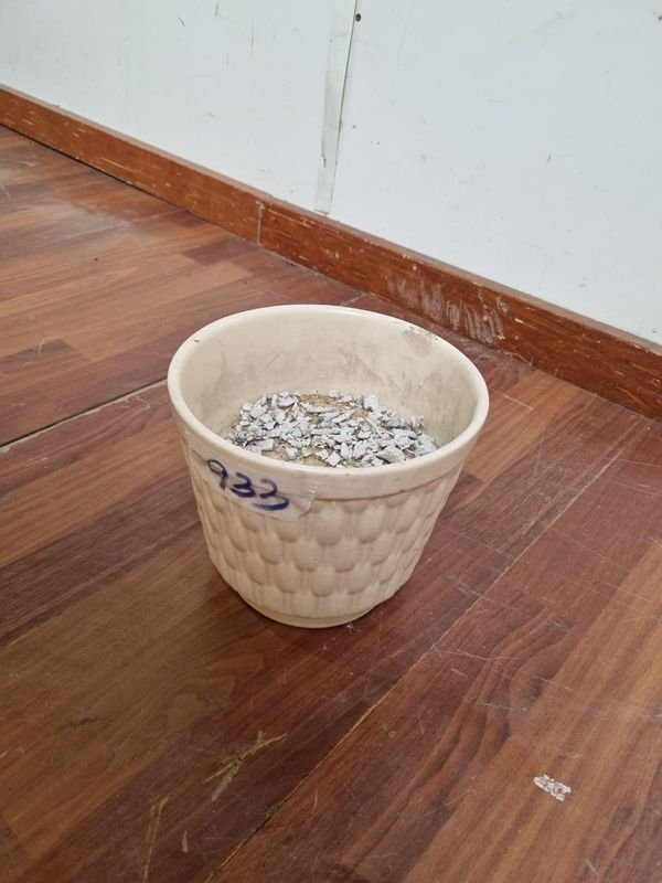 Bolsa de cerámica con etiqueta blanca y números azules - imagen 4