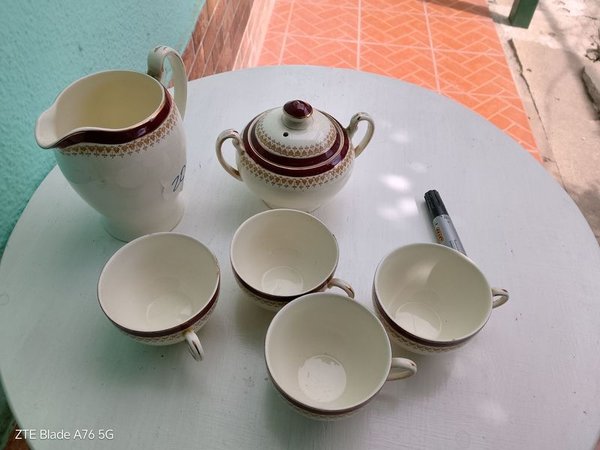 Tazón y taza de porcelana blanca - imagen 2