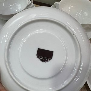 Tetera Inglesa Grenville Ware y 4 Tazas con Platos de Loza Blanca - imagen 6