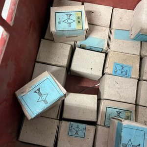 Cajas de Tornillos de Diversas Medidas - Industria Uruguaya - imagen 4