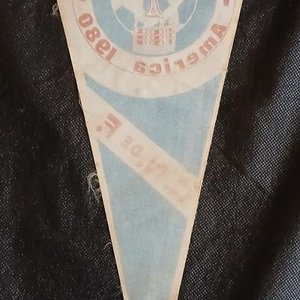 Banderín de Época Nacional "Campeón de América 1980" Cerro Largo Melo - imagen 3