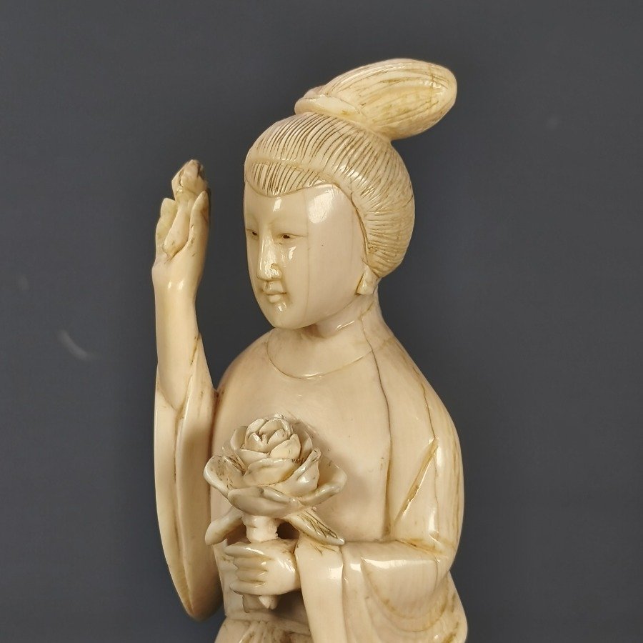 Figurina de Geisha en Madera con Marfil - imagen 4