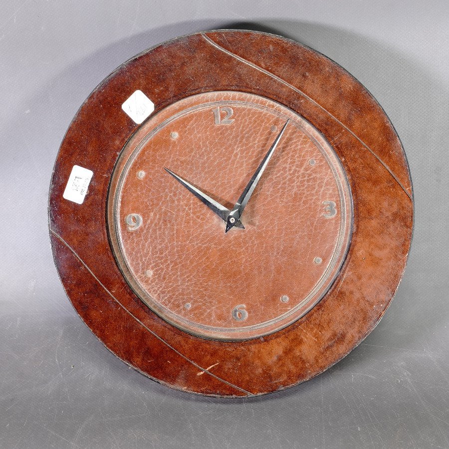 Reloj de Pared Redondo en Madera y Cuero Marrón
