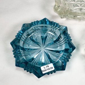 Tres Ceniceros de Vidrio Vintage con Detalles Labrados - imagen 3