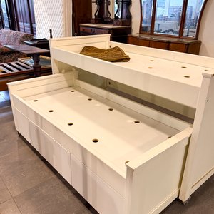 Lote siguiente: Cama Marinera Blanca con Cajones