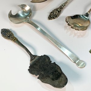 Set de 7 Cubiertos de Servir Vintage: Cucharón, Cuchara, Tenedor, Palas de Torta, Espátula y Agitador - imagen 3