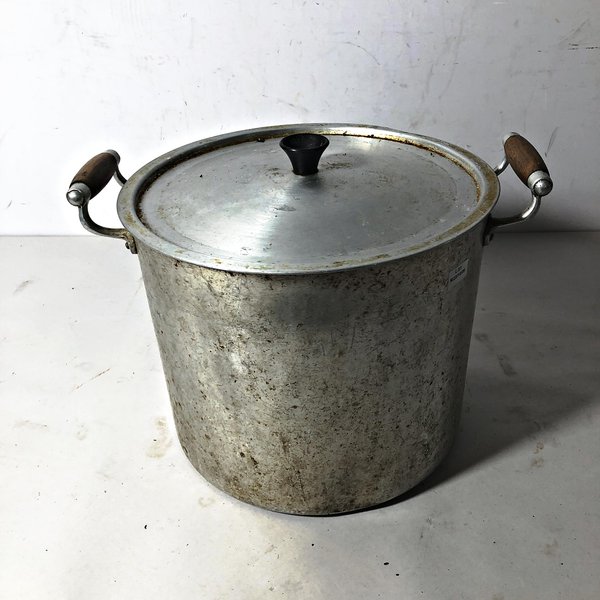 Olla Grande de Aluminio con Tapa y Asas de Madera - 30 cm Diámetro - imagen 1