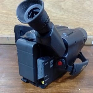 Cámara Compact VHS JVC con Zoom Óptico 22x y Monitor LCD - imagen 4