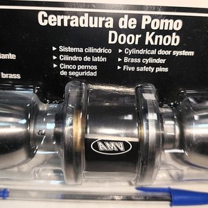 Lote siguiente: Cerradura de Pomo Cilíndrica AMV con Llaves y Tranca, Nueva en Blister