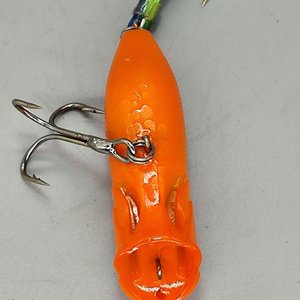 Señuelo de Pesca Popper Naranja con 2 Anzuelos Triples - imagen 7