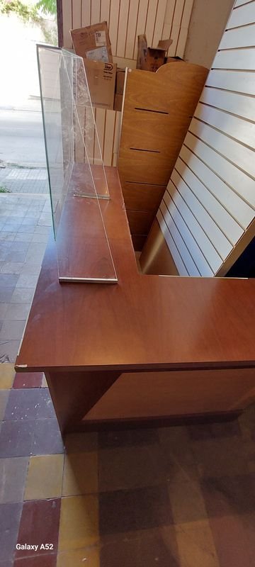 Mostrador en madera de excelente estado - imagen 13