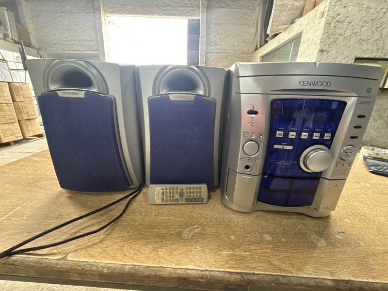 Equipo de Sonido Kenwood con Dos Parlantes