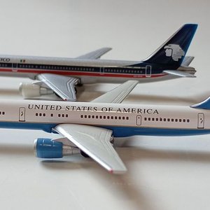 Lote siguiente: Dos Aviones a Escala 1/500 Herpa: B757 Gobierno EEUU y B757 Aeroméxico
