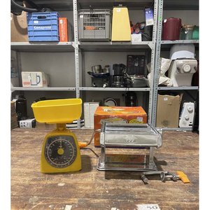 Lote siguiente: Balanza de Cocina y Máquina para Pasta