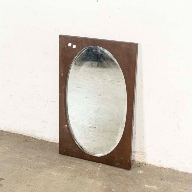 Lote siguiente: Espejo oval con marco de madera para decorar