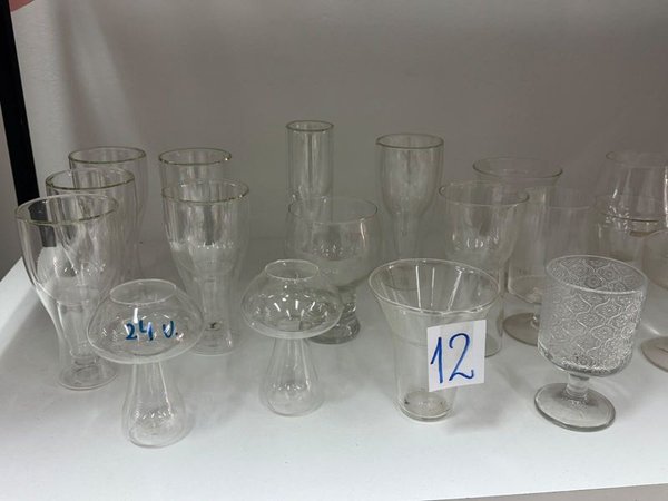 Lote de 25 Copas y Vasos de Vidrio Surtidos - imagen 1