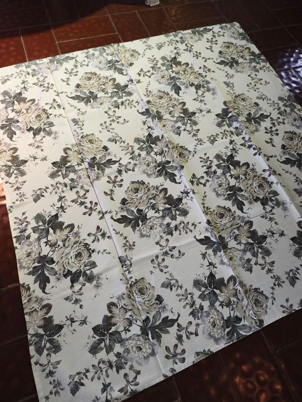 Cubremantel y Mantel Grande Estampado Floral