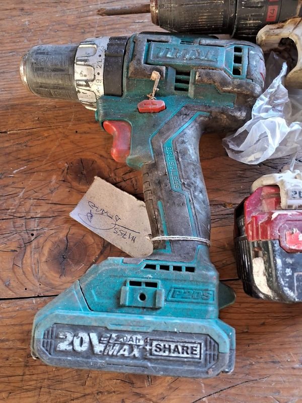 Lote siguiente: Lotes de taladros cordless con batería