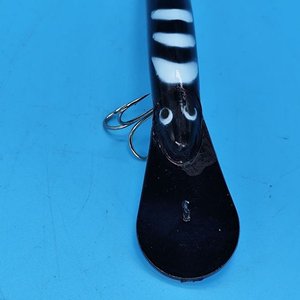Señuelo de Pesca Artificial Rígido Minnow Deep Diver Negro con Franjas Blancas - imagen 6