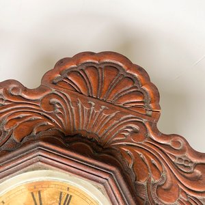 Reloj de Pared Antiguo con Péndulo y Llave, Caja de Madera Tallada - imagen 5