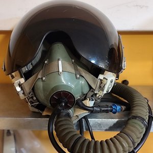 Lote anterior: Casco de Piloto Soviético ZSH-5 con Máscara de Oxígeno KM-34