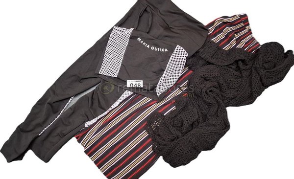 Conjunto Deportivo Maria Gueixa Negro y Rayado