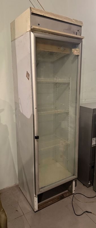 Heladera comercial exhibidora en buen estado - imagen 1