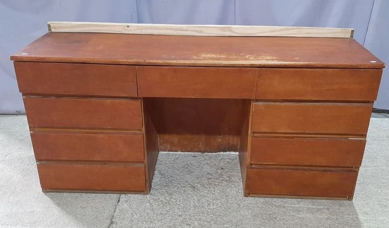 Cómoda de Madera Enchapada con 9 Cajones