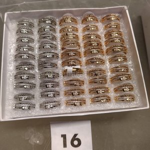 Lote de Anillos Plateados y Dorados con Circones - imagen 2