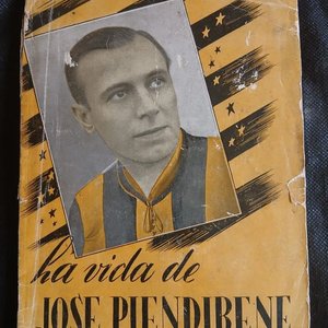 Lote anterior: Libro "La vida de José Piendibene" - Biografía Fútbol Uruguayo Peñarol