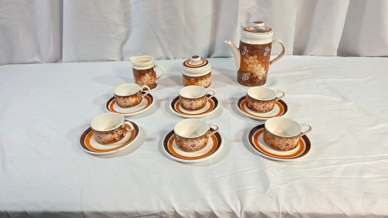 Juego de Café de Cerámica Estilo Vintage con Diseño Floral (15 Piezas)