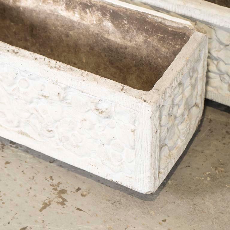 Par de macetas de material con detalles en la pintura - imagen 3