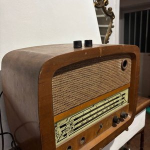 Radio a Válvulas Punktal Antigua de Mesa - Década del 50 - imagen 2