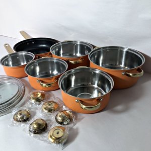 Juego de Ollas y Sartén Esmaltadas Naranja con Tapas de Vidrio y Asas Doradas - imagen 2