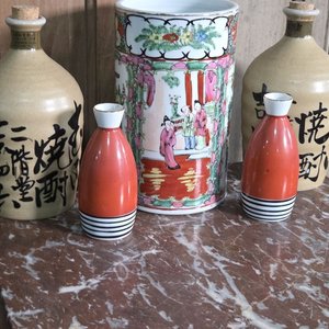 Lote de 5 piezas de cerámica oriental: 2 botellas grandes, 2 botellas pequeñas y 1 cilindro decorativo - imagen 3