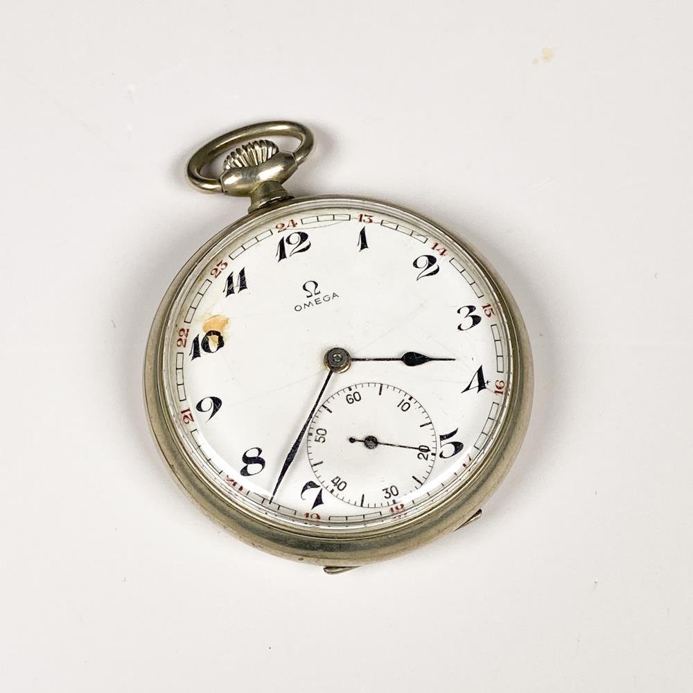 Reloj de Bolsillo Omega Plateado con Esfera Golpeada