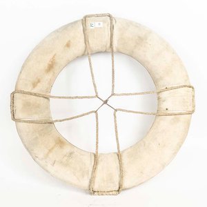 Salvavidas Antiguo de Corcho con Cuerda y Desgaste - 70 cm - imagen 1