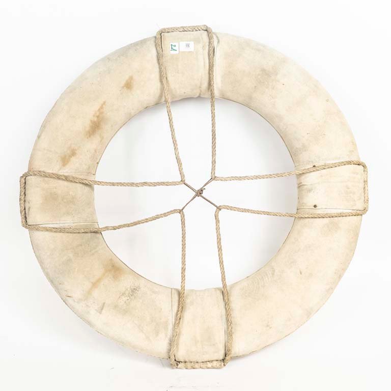 Salvavidas Antiguo de Corcho con Cuerda y Desgaste - 70 cm