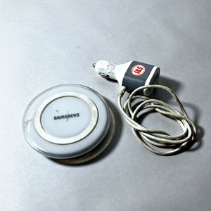 Lote: Afeitadora Eléctrica, Cámara Fujifilm, Cargadores, Billetera y Lentes con Aumento - imagen 5