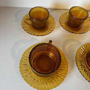 Juego de Vasos y Platillos de Vidrio Color Caramelo - imagen 3