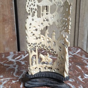 Talla de Marfil Antigua: Paisaje Oriental con Figuras y Jinete - imagen 3