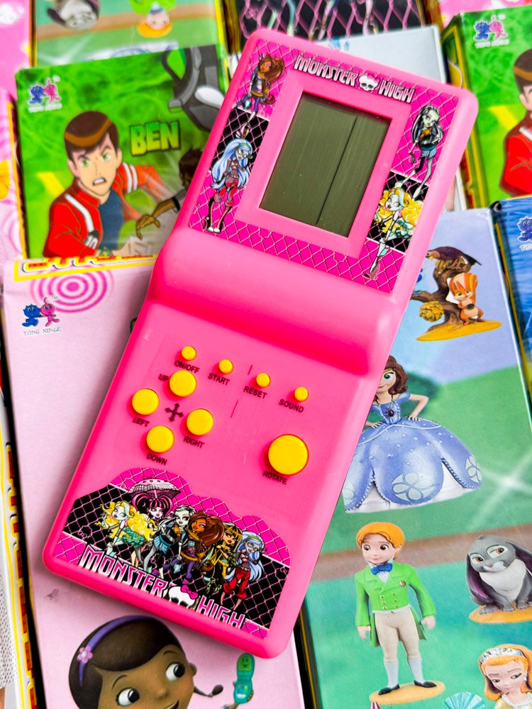 Juguetes infantiles de Tetris y Hello Kitty - imagen 2