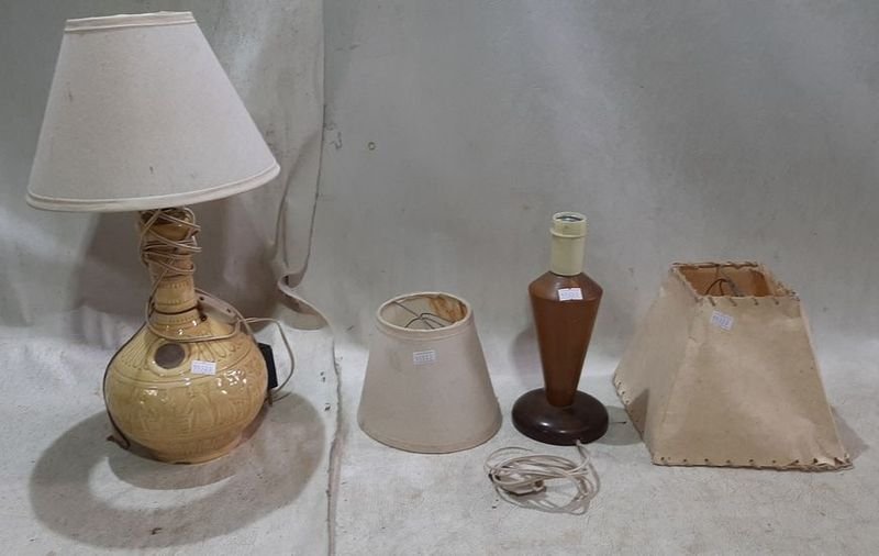 Lote siguiente: Lámparas y bases de lámparas de cerámica y madera