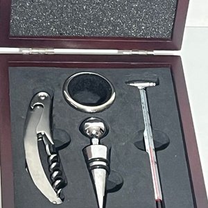 Set de Accesorios para Vino con Estuche - imagen 5