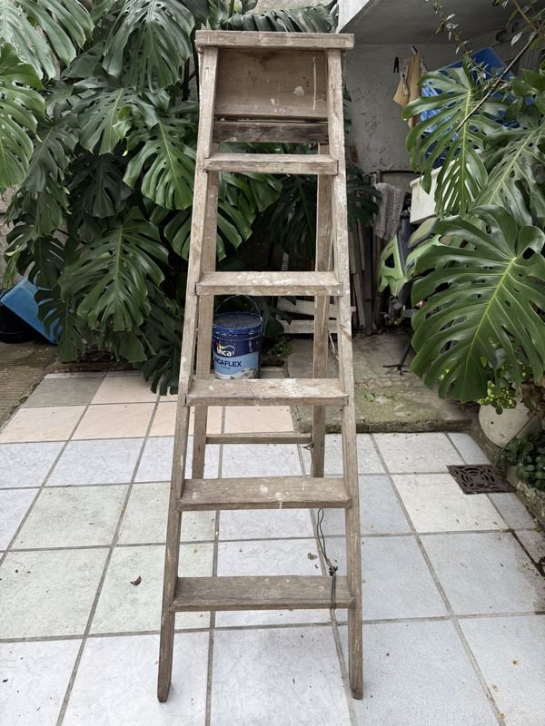Escalera de Madera Tipo Tijera Plegable