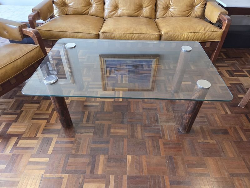 Lote anterior: Mesa de vidrio con patas desenroscables y diseño moderno